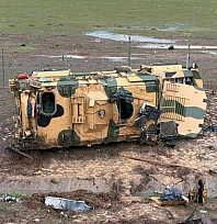 TAG Otoyolu'nda kontrolden çıkan askeri araç devrildi: 10 asker yaralandı