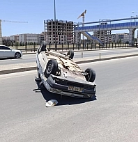 Takla atan otomobilin sürücüsü yaralandı