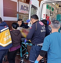 Tekeri çıkan otomobil takla attı: 1'i ağır 2 yaralı