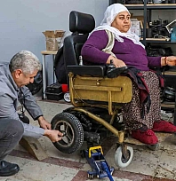 600 tekerlekli sandalye ücretsiz onarıldı