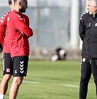 Teknik direktörden çarpıcı açıklama: Final gibi 3 maçımız var!