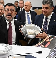 Tencerede yemek değil taş kaynıyor!