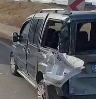 Tır ile hafif ticari araç çarpıştı: 1 yaralı