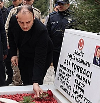 Torbacı, mezarı başında anıldı