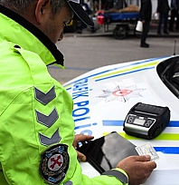 Trafik cezalarında yeni düzenleme: Kırmızı ışık, drift, alkollü ve ehliyetsiz sürüşün bedeli netleşti!