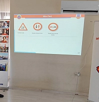 Trafik ekipleri emniyet kemeri takmanın önemini anlattı