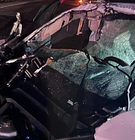 Traktöre çarpan Mercedes hurda yığınına döndü