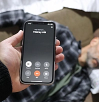 Uykusuzluğa duyarsız kalamadı, Doğal taşlarla radyasyon savar yastık geliştirdi