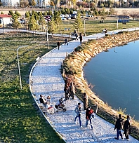 Vatandaş güneşli havanın tadını çıkarıyor