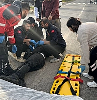 Yayaya çarpmamak için motosikleti devirdi: 1 yaralı