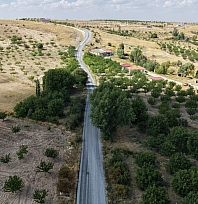 Yazın toz, kışın çamur... Sürücüleri bezdiren güzergâh yol yenilendi