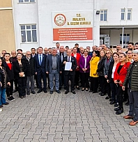 Yeni Parti Malatya İl Başkanı mazbatasını aldı: 'Uğramadığımız köy kalmayacak'