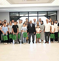 Yeşilyurt Belediyesinden YKS'de ilk 1000'e girenlere 20 bin TL ödül