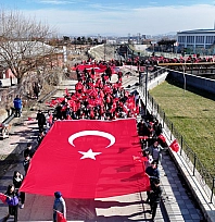 Gençlik bayrak yürüyüşünde buluştu