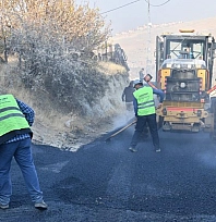 Yeşilyurt'ta ulaşım konforu artıyor: Banazı Yeni Mahallesi 3 kilometrelik asfalt çalışmasıyla modernleşiyor