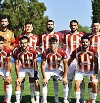 Yeşilyurtspor bir attı 3 aldı: lidere selam: Liderlik koltuğuna oturdu