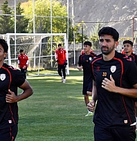 Yeşilyurtspor çift idmanla güç depoluyor