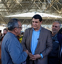 Yılmaz, pazarda vatandaş ve esnafla buluştu