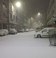 Yoğun kar yağışı hayatı olumsuz etkiledi