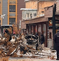 Yoğun kar yağışı nedeniyle çöktü
