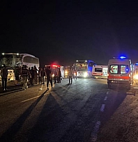 Yolcu otobüsleri çarpıştı: 13 yaralı