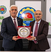 Ziraat Odalarından Başkan Er'e plaket!