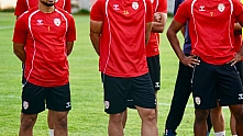Yeşilyurtspor günde çift idmanla hazırlanıyor