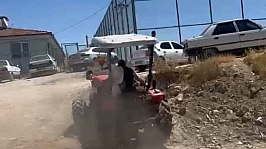 Malatya'da kavga! Tartıştığı kişinin üzerine traktörü sürdü