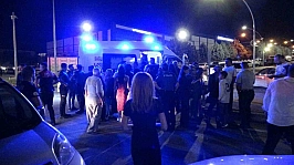 Halayda kadının elini tuttu kavga çıktı: 3 yaralı