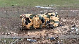 TAG Otoyolu'nda kontrolden çıkan askeri araç devrildi: 10 asker yaralandı
