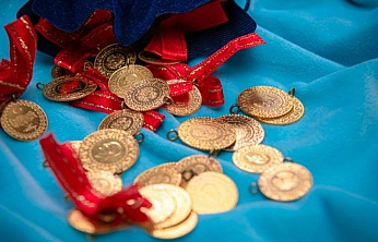 Altın fiyatları haftaya rekorla başladı: Gram altın 8 bin olabilir