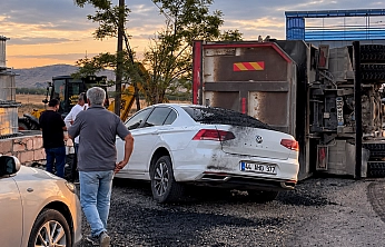 Asfalt yüklü kamyon adliye personeline çarptı! Durumu ağır!