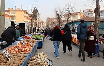 Asgari ücret cebe girmeden eridi: Malatyalılar bakmakla yetiniyor!