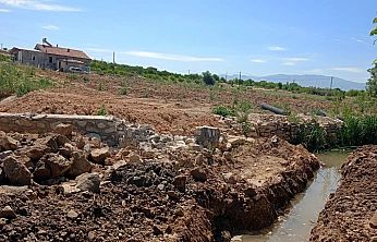 Malatya'da akılalmaz skandal: 'Benim toprağım' dedi, DSİ'nin 60 yıllık kanalını kepçeyle yıktı!