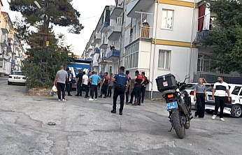 Malatya'da akrabalar birbirine girdi, polis havaya ateş açtı, taşlar sopalar havada uçuştu