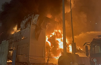 Malatya'da büyük yangın! İşçiler canını zor kurtardı!