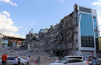 Malatya'da Kamu Binalarını Kim Yıktırdı? Mahkeme YİKOB'tan Yanıt Bekliyor!