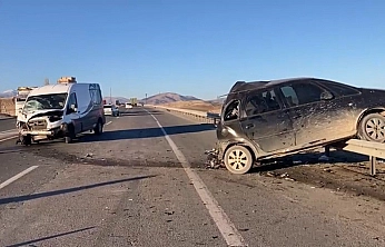 Malatya'da feci kaza: 1'i ağır 3 yaralı
