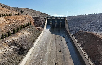 Malatya'da toprak suya doydu, barajlar coştu, kapaklar açıldı!