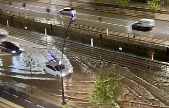 Malatya'da yine aynı manzara! Yağmur yağdı, yollar göle döndü