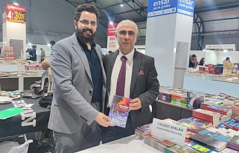 Malatya Fuarı'nın en çarpıcı kitabı! 'Ölüm Fayında Dört Gün' okurla buluştu!