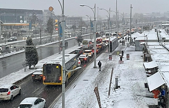 Malatya kara teslim: Çevre Yolu'nda trafik kilitlendi