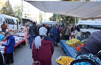 Malatyalılar uygun fiyat peşinde! Pazarda meyve fiyatları cep yakmaya devam ediyor