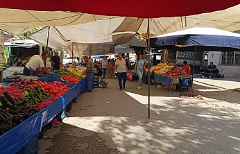 Sıcak hava Malatya'da tezgahları vurdu