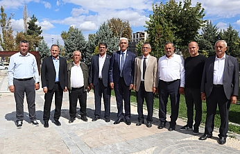 Yılların emeği çöp oluyor! Kayısılar satılmıyor, üretici borç batağında