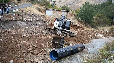 50 yıllık sorunu İlhan Geçit çözdü: 2 köprü inşa edilecek