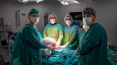 Karın şişkinliğiyle hastaneye gitti 15 kilogramlık kitle çıkarıldı