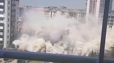 Malatya'da 11 katlı bina bilinmeyen teknikle yıkıldı