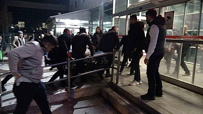 Malatya'da Polis Merkezi önünde bıçaklar çekildi: 3 yaralı