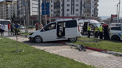 Malatya'da peş peşe iki kaza: 5 kişi yaralandı